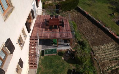 Terrasse sur pilotis en bois exotique Padouk