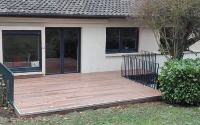 Terrasse de plain-pied en bois composite de 24m²