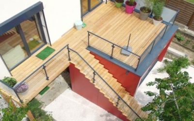 Terrasse en bois surélevée en Mélèze de 19m²