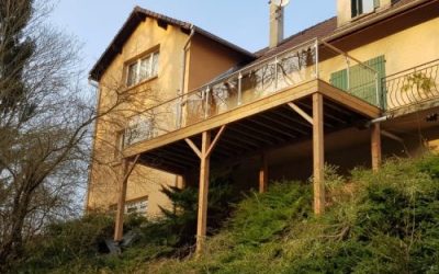 Terrasse sur pilotis en bois de Mélèze de 26m2