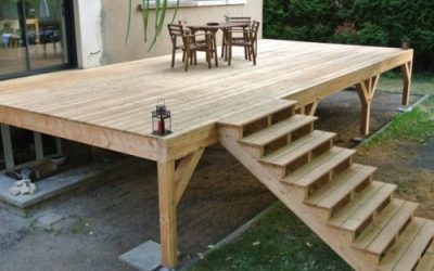 Terrasse sur pilotis en bois de mélèze