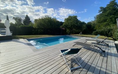 Terrasse piscine en bois exotique Padouk de 65m2