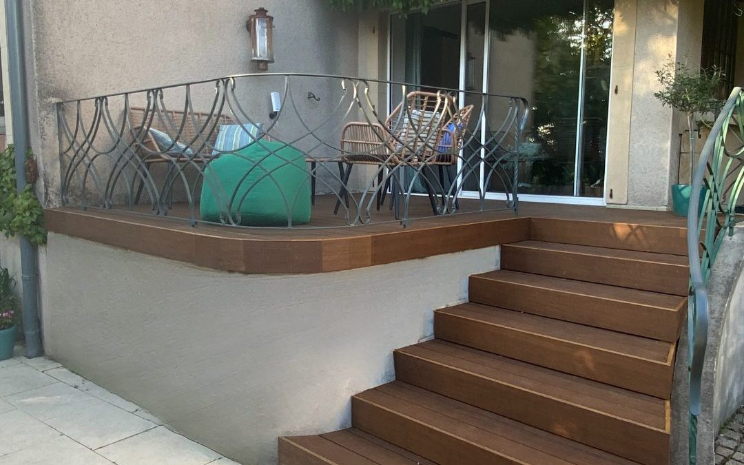 Terrasse balcon de 16m2 et rénovation de marches en Bambou