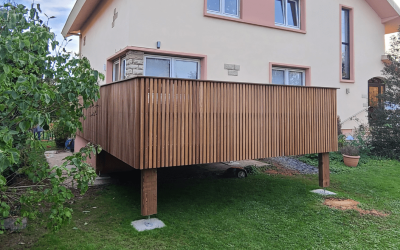 Terrasse sur pilotis en Bambou et garde-corps en bois sur-mesure