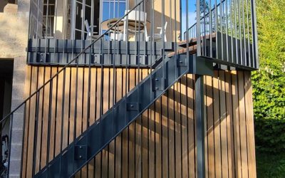 Terrasse sur pilotis étanche en bois exotique Padouk de 14m2