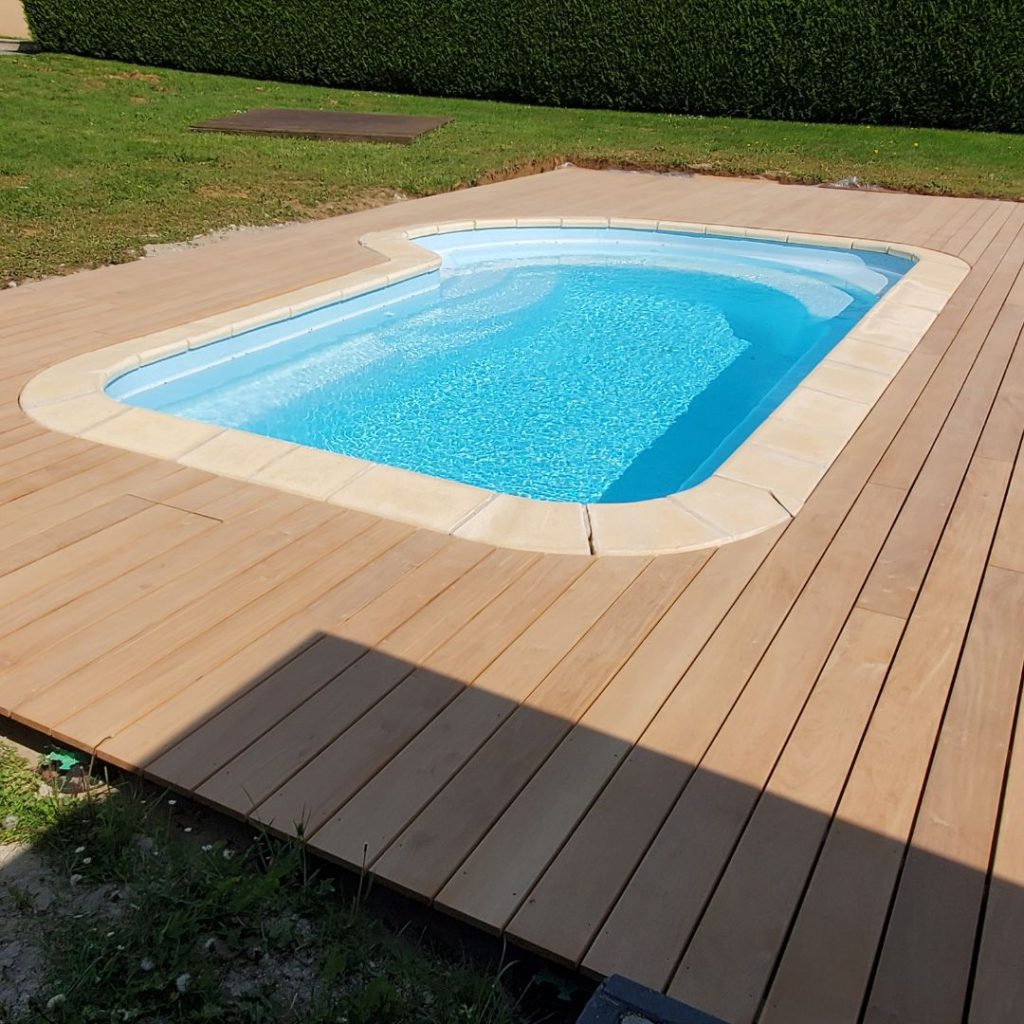 terrasse piscine-rénovation-dalle béton-garapa-bois exotique-cosnes et romain-tereny-57-54 -terrasse bois