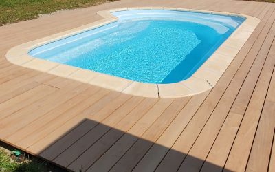 Terrasse piscine en bois exotique Garapa de 49m2