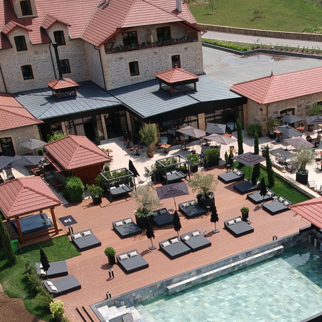 domaine de la klauss-tereny-terrasse-terrasse piscine-montenach-sierck-ay sur moselle-luxembourg-tecnhome-bambou-spa-edeira