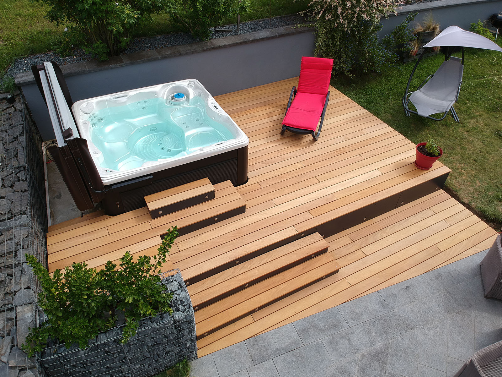 aménagement de terrasse en bois et spa caldera